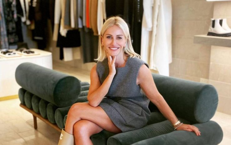 Έμιλυ Γιολίτη: Το look της με το απόλυτο παλτό του χειμώνα