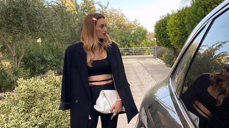 3 τρόποι να φορέσεις το βελούδο σύμφωνα με την Εβελίνα Κυράστα