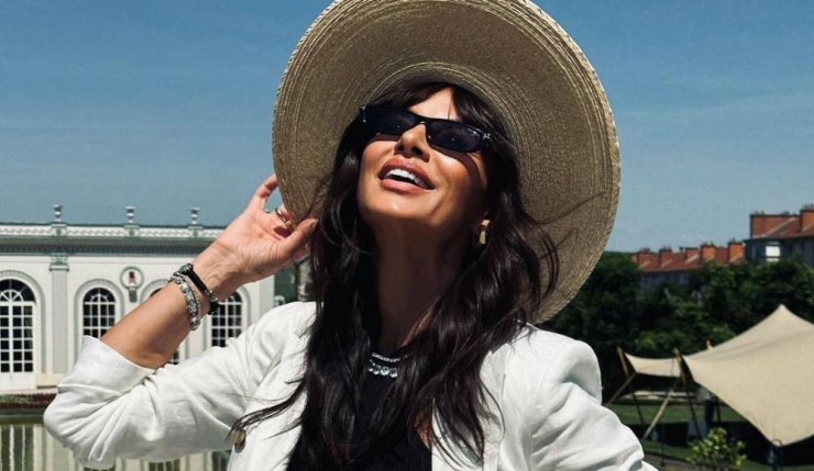 Ramona Filip: Casual chic στο Παρίσι παρακολούθησε τον αγώνα του Djokovic στο Roland Garros 