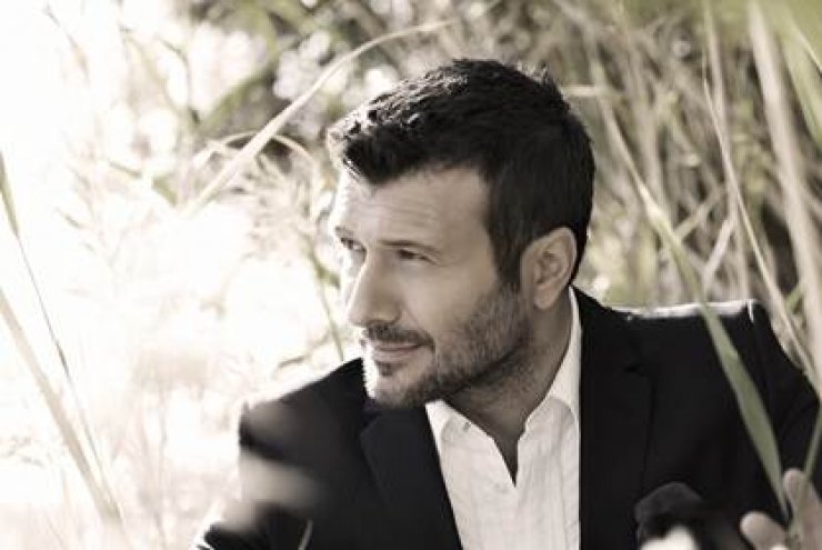 Οι δύο νέες επιτυχίες του Γιάννη Πλούταρχου