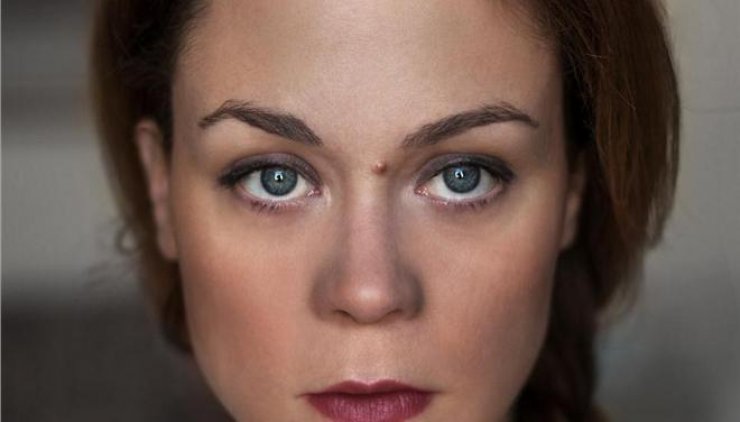 Την καρφίτσα της Μελίνας Μερκούρη «φόρεσε» η Λένα Παπαληγούρα