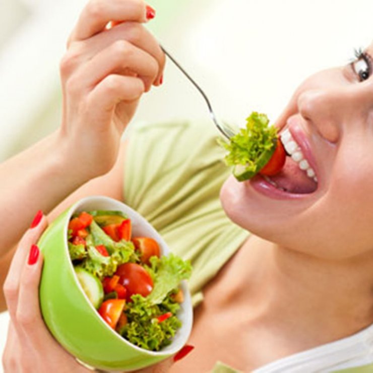 Η διατροφολόγος Έλενα Τρουλλίδου απαντά στις διατροφικές μας απορίες