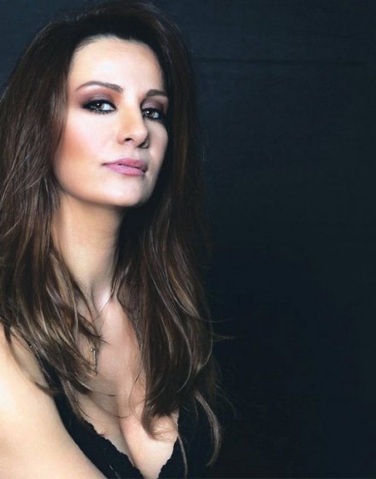 Δέσποινα Ολυμπίου: Έγινε μανούλα και μας δείχνει τις πρώτες φωτογραφίες από το μαιευτήριο