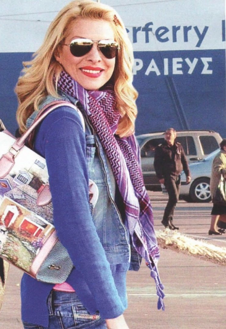 Ελένη Μενεγάκη – Μάκης Παντζόπουλος: Με τα πεθερικά στην Άνδρο!