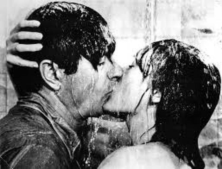 Τι προκαλεί στον οργανισμό μας ένα φιλί; 