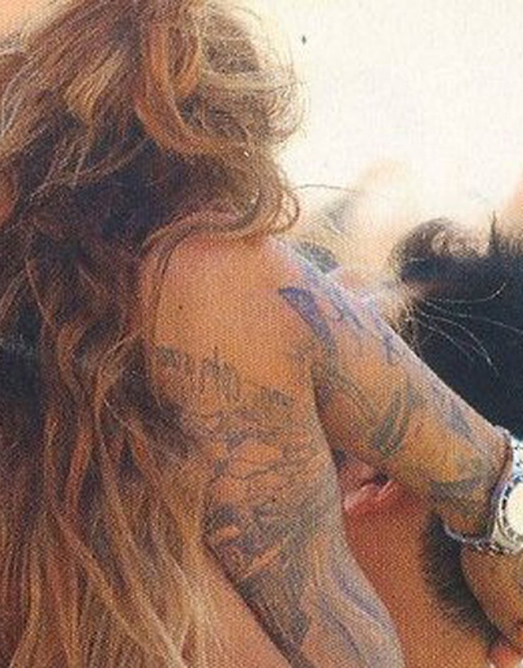 Ερωτευμένοι στην παραλία της Χαλκιδικής