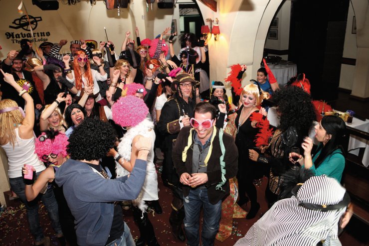 Καρναβαλίστικο party με πολλές εκπλήξεις