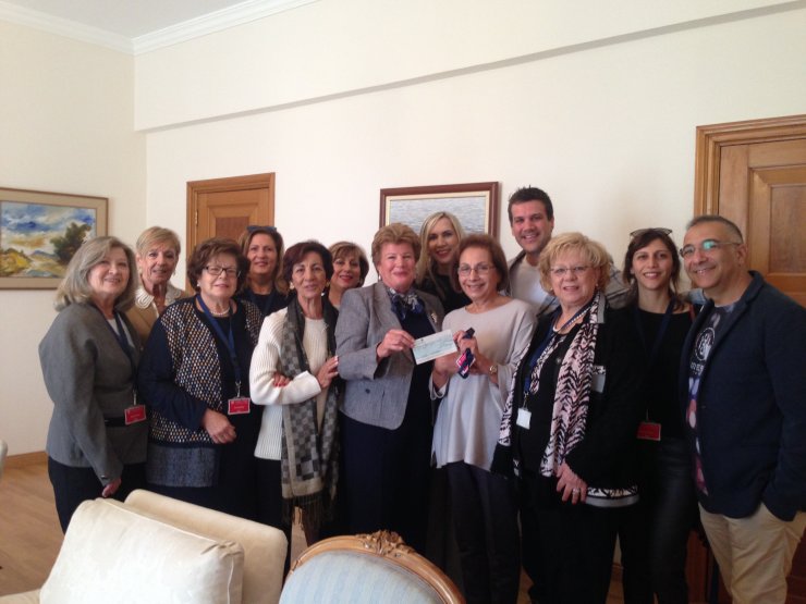 Η παράδοση επιταγής €2000 απο τον Όμιλο Inner Wheel Λευκωσίας στον Ανεξάρτητο Φορέα Κοινωνικής Στήριξης.