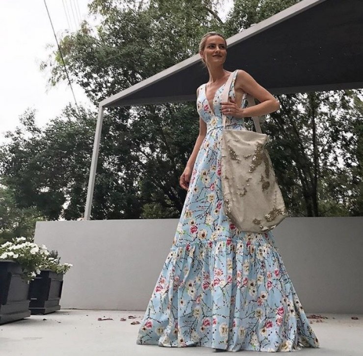 Λατρέψαμε την oversized τσάντα της Έφης Παπαϊωάννου!