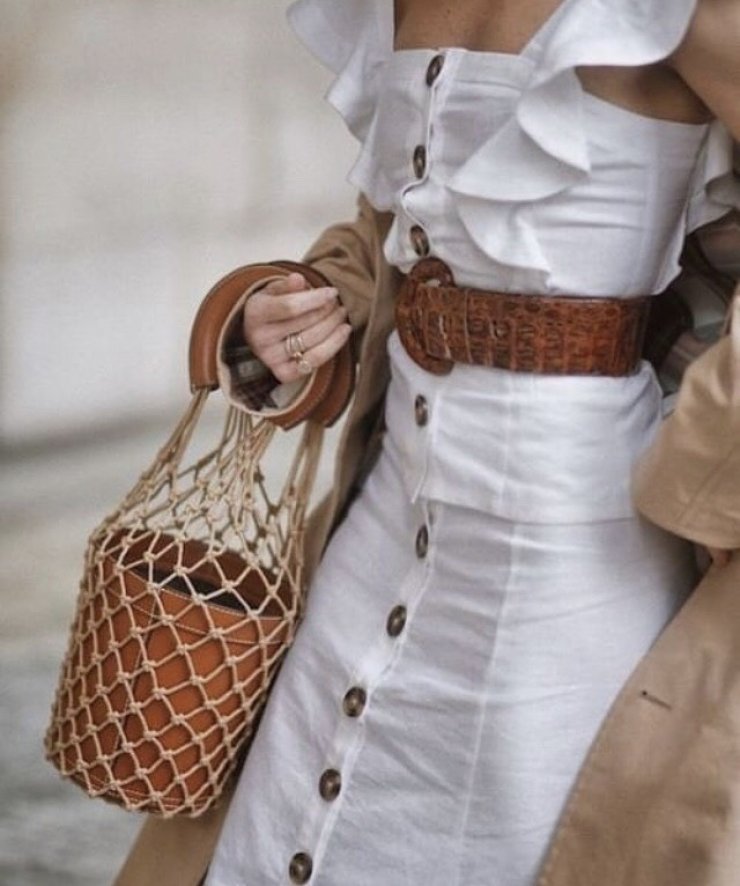 Βρήκαμε την πιο οικονομική εκδοχή της it bag του καλοκαιριού!