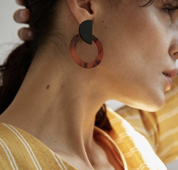 Αυτά τα σκουλαρίκια είναι το "must have" του καλοκαιριού!