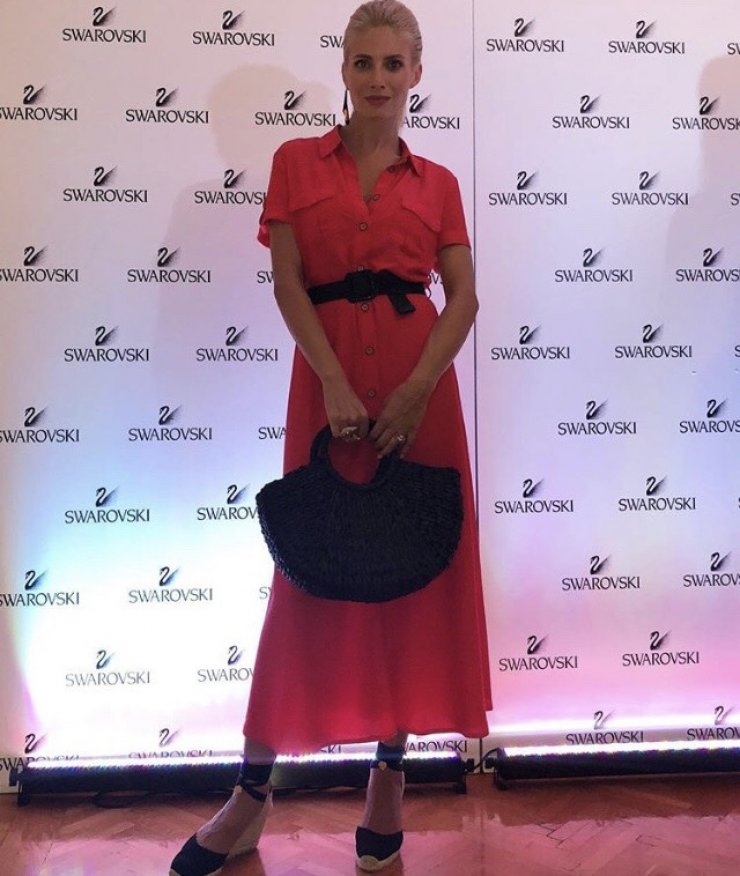 Η τσάντα της Ευαγγελίας Αραβανή είναι Zara και κοστίζει 39.99 ευρώ