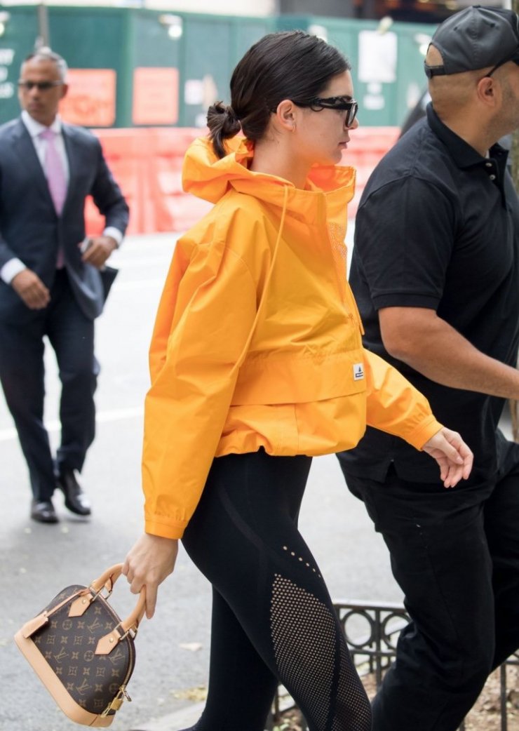 Το iconic LV γίνεται και πάλι τάση