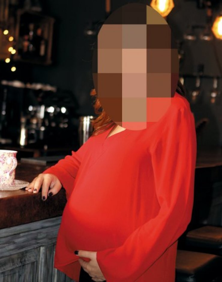 Κύπρια παρουσιάστρια έγινε μητέρα