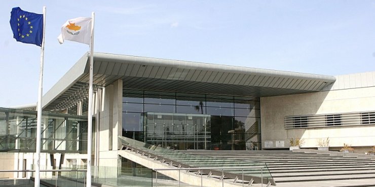 Στο Ανώτατο οι τελικές διευκρινίσεις για ωράρια καταστημάτων