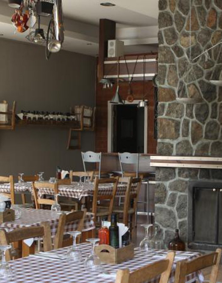 Μεζές στο ανανεωμένο ταβερνάκι της παλιάς Έγκωμης