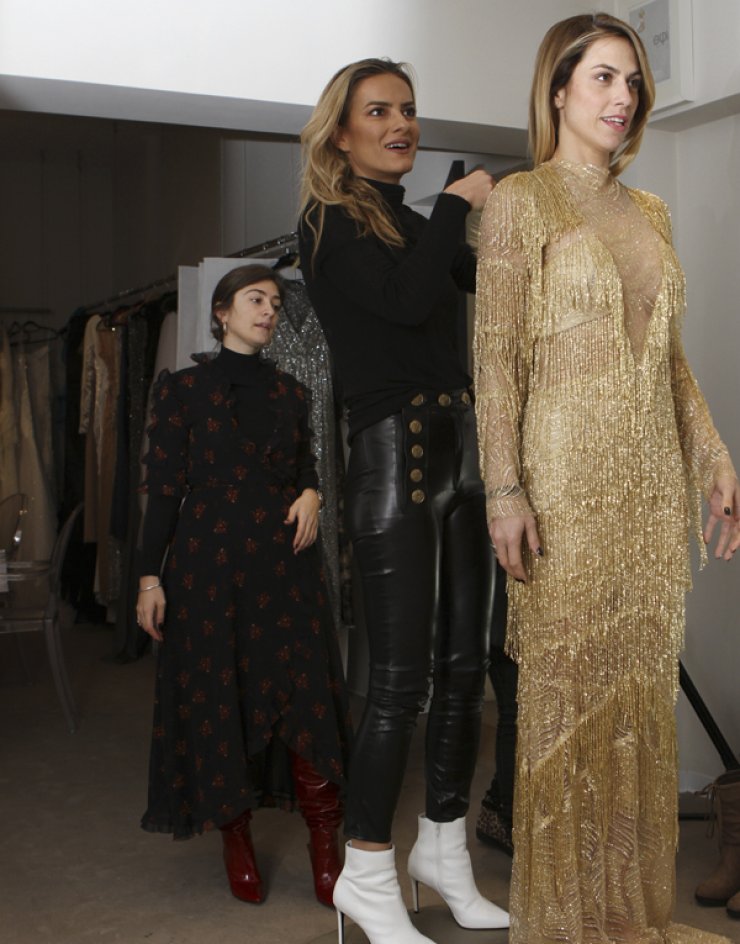 Τρυπώσαμε στο ατελιέ της Έφης Παπαϊωάννου και είδαμε τι θα φορέσει στα βραβεία Time Out Eating Awards 2017