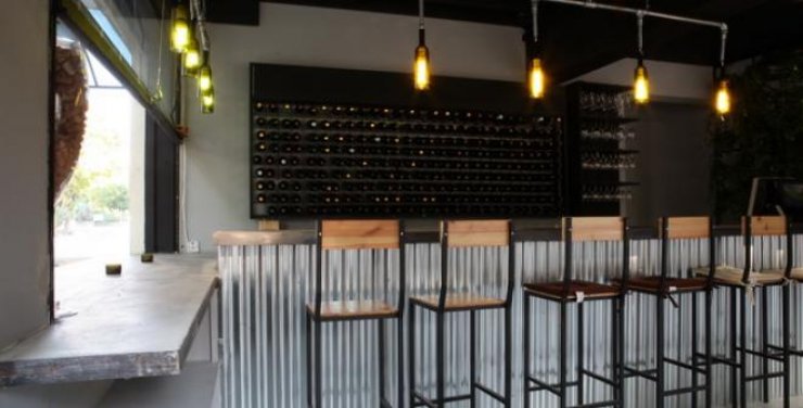 Ας πιούμε τα κρασάκια μας στον Φελλό