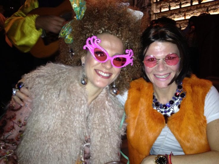 Έλσα και Ινώ Αναστασιάδη: Αυτή την φορά ντύθηκαν χίπισσες