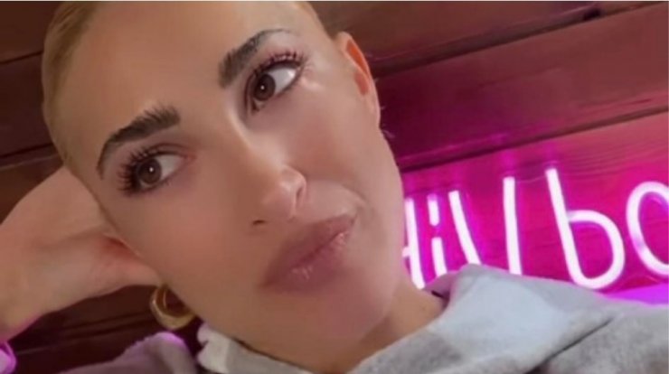 Ιωάννα Τούνη: Βουρκωμένη μίλησε για το πρόβλημα υγείας της μητέρας της [βίντεο]