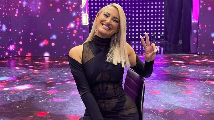 Σκηνικό με την Ιωάννα Τούνη στο αεροδρόμιο: "Τους πέταξα 50 ευρώ και έφυγα" [βίντεο]