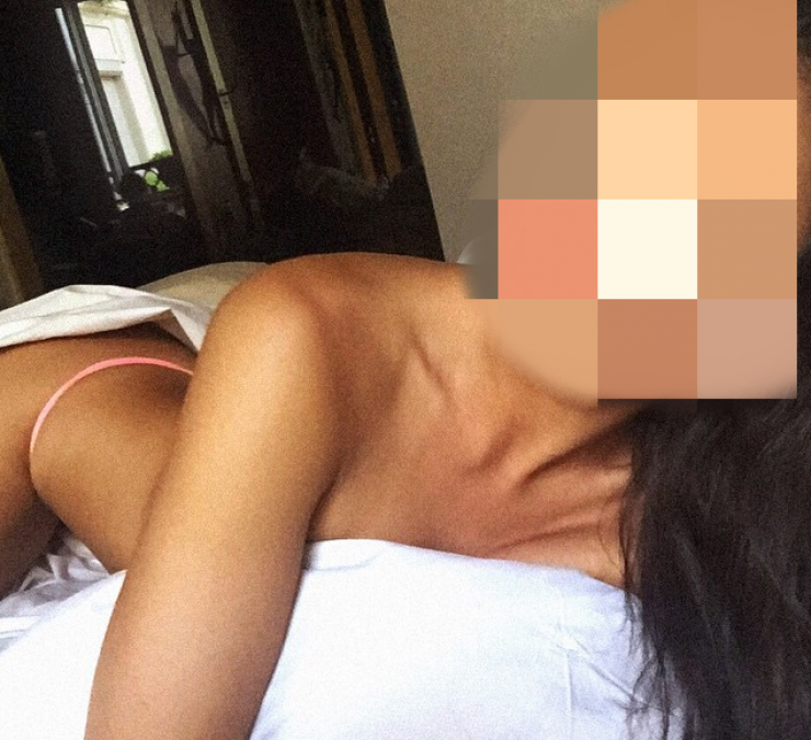 Η γυμνή selfie διάσημου μοντέλου στο κρεβάτι που “έβαλε φωτιά”!