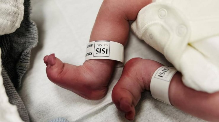 Το πρώτο στιγμιότυπο του νεογέννητου γιου της Κύπριας παρουσιάστριας