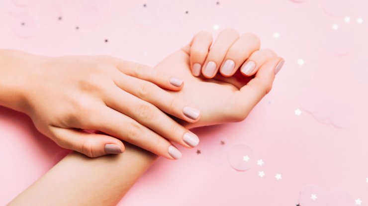 Natural nail colour: Μοντέρνες προτάσεις από 2 γνωστές Κύπριες  