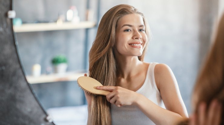 Πως να καθαρίσεις τις ακαθαρσίες από τη βούρτσα μαλλιών