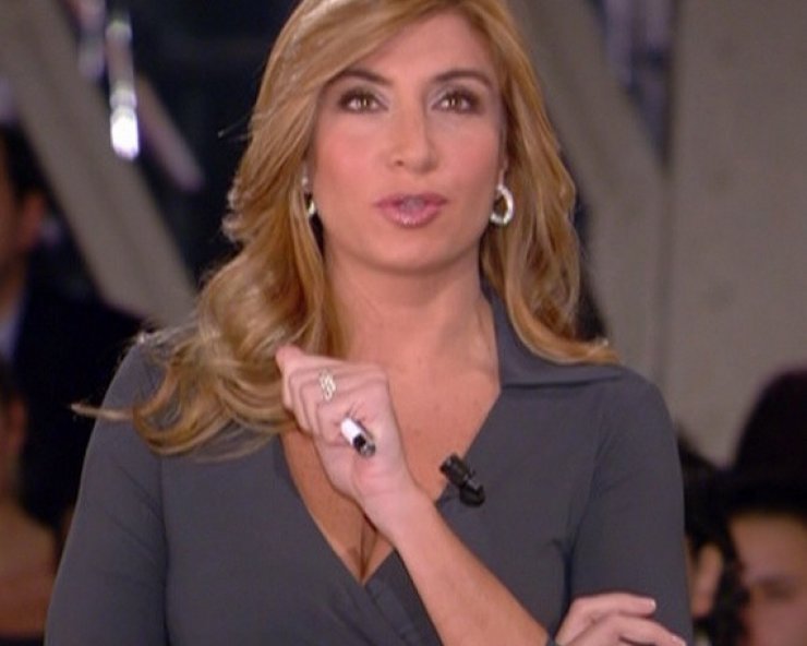 Ιταλίδα παρουσιάστρια: Ο Στρος Καν με «στρίμωξε»