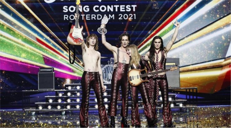 "Eurovision": Η στιγμή που οι Ιταλοί πανηγύρισαν τη νίκη τους ερμηνεύοντας το "El Diablo" [εικόνα & βίντεο]