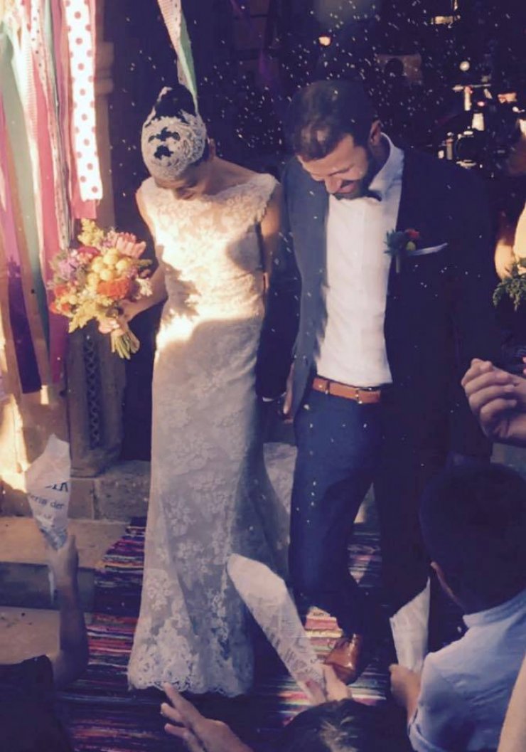 Κύπρια ηθοποιός παντρεύτηκε τον αγαπημένο της αγκαλιά με τον γιο τους!