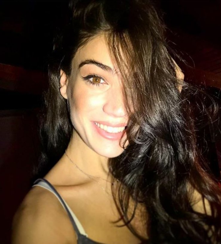 Η Ήβη Αδάμου έγινε μανούλα και έκανε το πιο ανατρεπτικό hairstyle! [εικόνα]