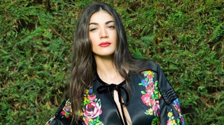 Ήβη Αδάμου: Όλα όσα αποκάλυψε για το γάμο της με το Μιχάλη Κουϊνέλη