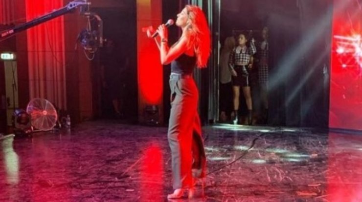 Ήβη Αδάμου: Μιλάει για την υποψηφιότητα της στα φετινά βραβεία "Madame Figaro" [βίντεο]