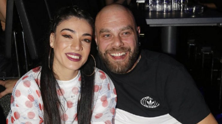 Ήβη Αδάμου  Μιχάλης Κουϊνέλης: Σε ποιον μοιάζει η πέντε μηνών κορούλα τους;