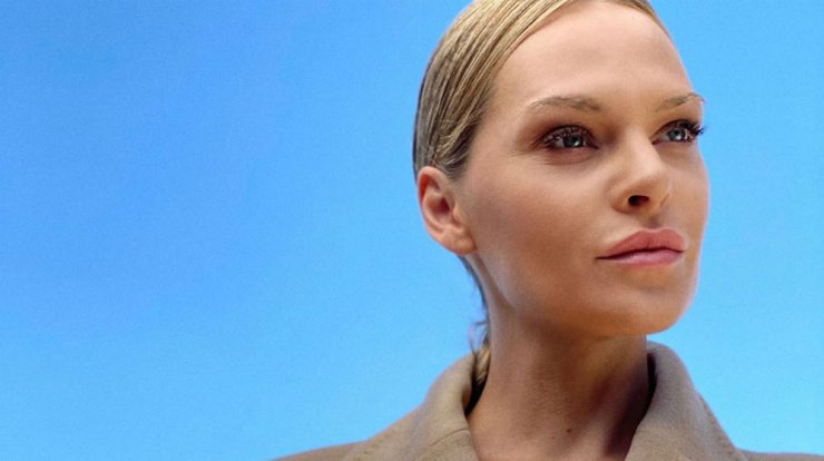 Υβόννη Μπόσνιακ: Φωτογραφήθηκε με γνωστό μοντέλο της Victoria