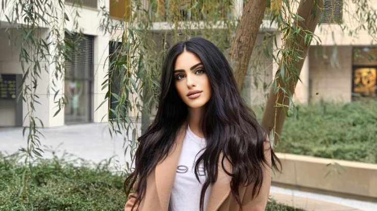 Ιζαπέλλα Έλληνα: Πώς να φορέσεις το τζιν σου το φθινόπωρο