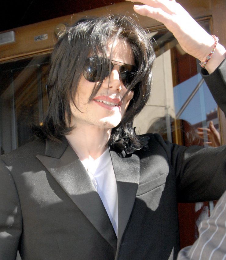 Ο Michael Jackson έπινε έξι μπουκάλια κρασί την ημέρα πριν τον θάνατό του!