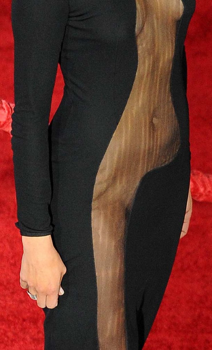 Δείτε το πιο αποκαλυπτικό φόρεμα που φόρεσε ποτέ διάσημη του Hollywood!