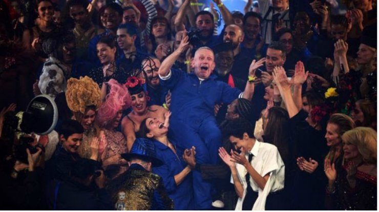 Ο Jean Paul Gautier έγραψε ιστορία με το τελευταίο του couture ντεφιλέ 