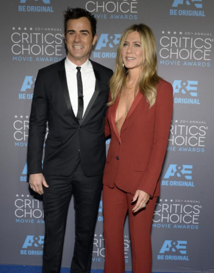 Jennifer Aniston: Είναι έγκυος και περιμένει δίδυμα!