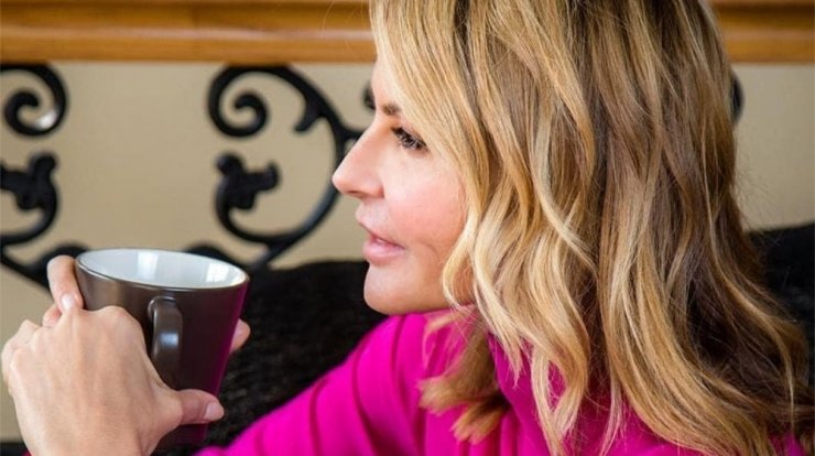 Τζένη Μπαλατσινού: Η πρώτη βόλτα με τον νεογέννητο γιο της [εικόνες]