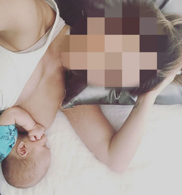 Η επίθεση στα social media για διάσημη μαμά που θήλαζε στο Instagram