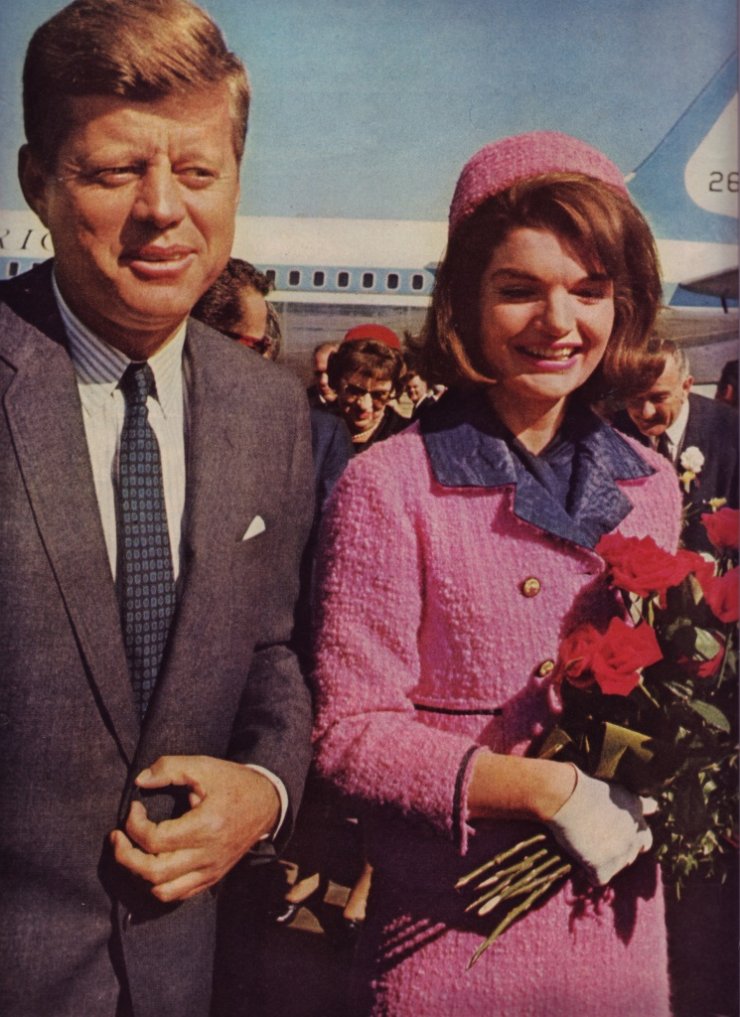 Jackie O’: Το ροζ σύνολό της που έμεινε στην ιστορία