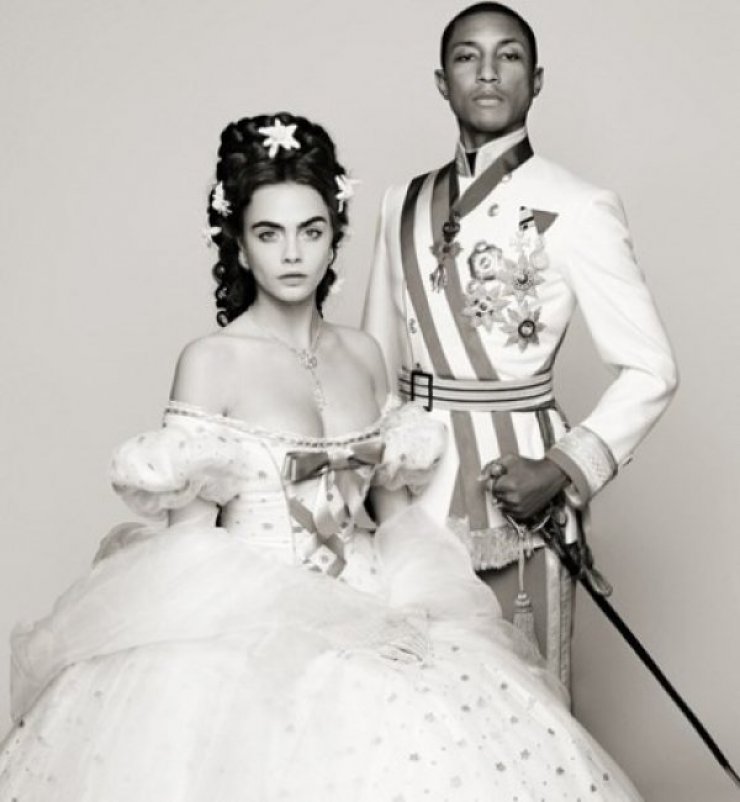 Η Cara & o Pharrell τραγουδούν μαζί στο νέο φιλμ του οίκου Chanel!  