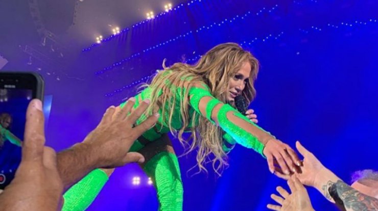 Κύπρια socialite στη συναυλία της Jennifer Lopez στην California! [εικόνες & βίντεο]