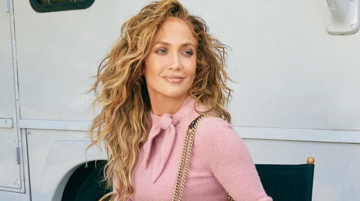Jlo: Η εντυπωσιακή εμφάνιση με δημιουργία Σήλιας Κριθαριώτη που μας θύμισε την Ελένη Φουρέιρα [εικόνες]