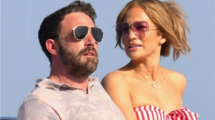 Jennifer Lopez - Ben Affleck: Τα τρυφερά τετ- α - τετ τους σε σκάφος [εικόνες]