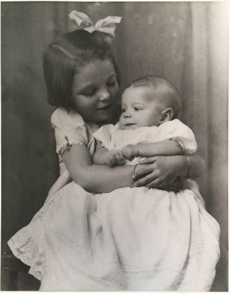 Το συγκινητικό μήνυμα πασίγνωστης ηθοποιού για το θάνατο της αδελφής της!